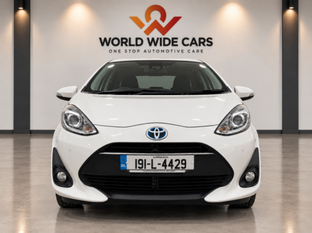 2019 TOYOTA AQUA - Photo 1