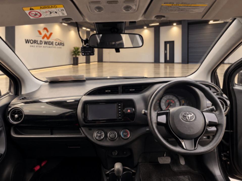 2017 TOYOTA VITZ thumbnail 6