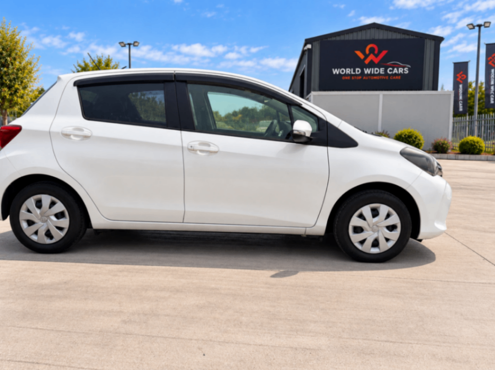 2015 TOYOTA VITZ thumbnail 3
