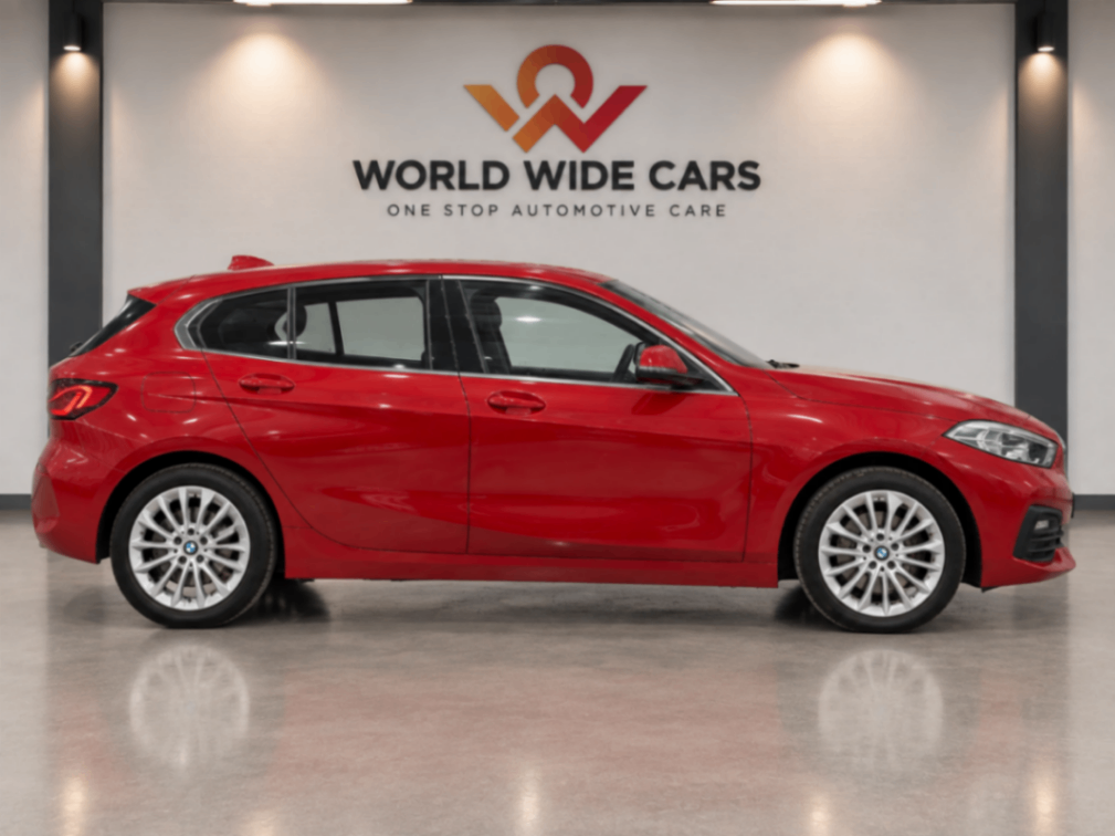 2021 BMW 118d Play Edition thumbnail 3