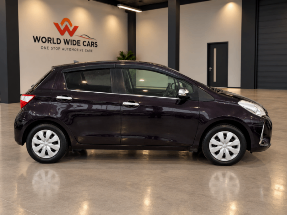 2017 TOYOTA VITZ thumbnail 3